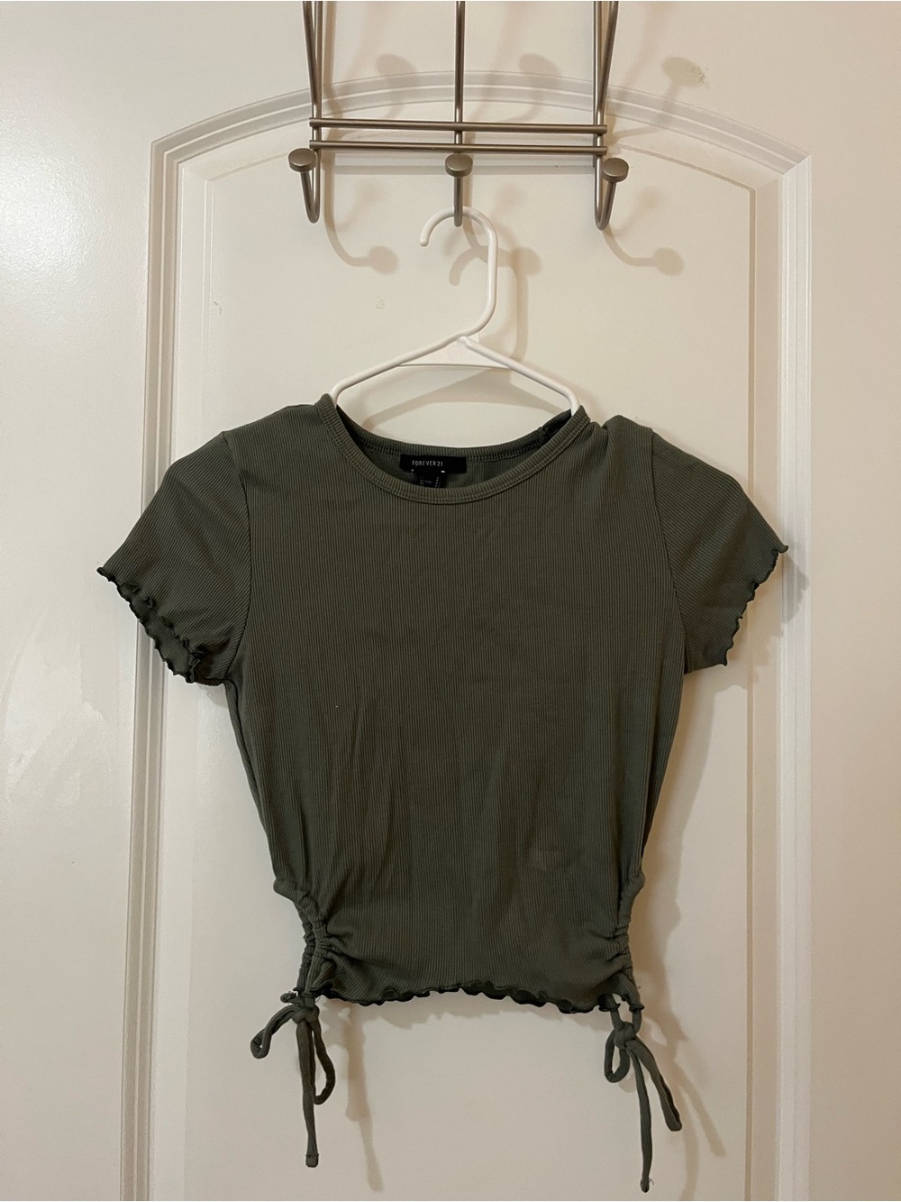 Forever 21 Olive Green Ribbed Cinch-Hem Short Sleeve Crop Top